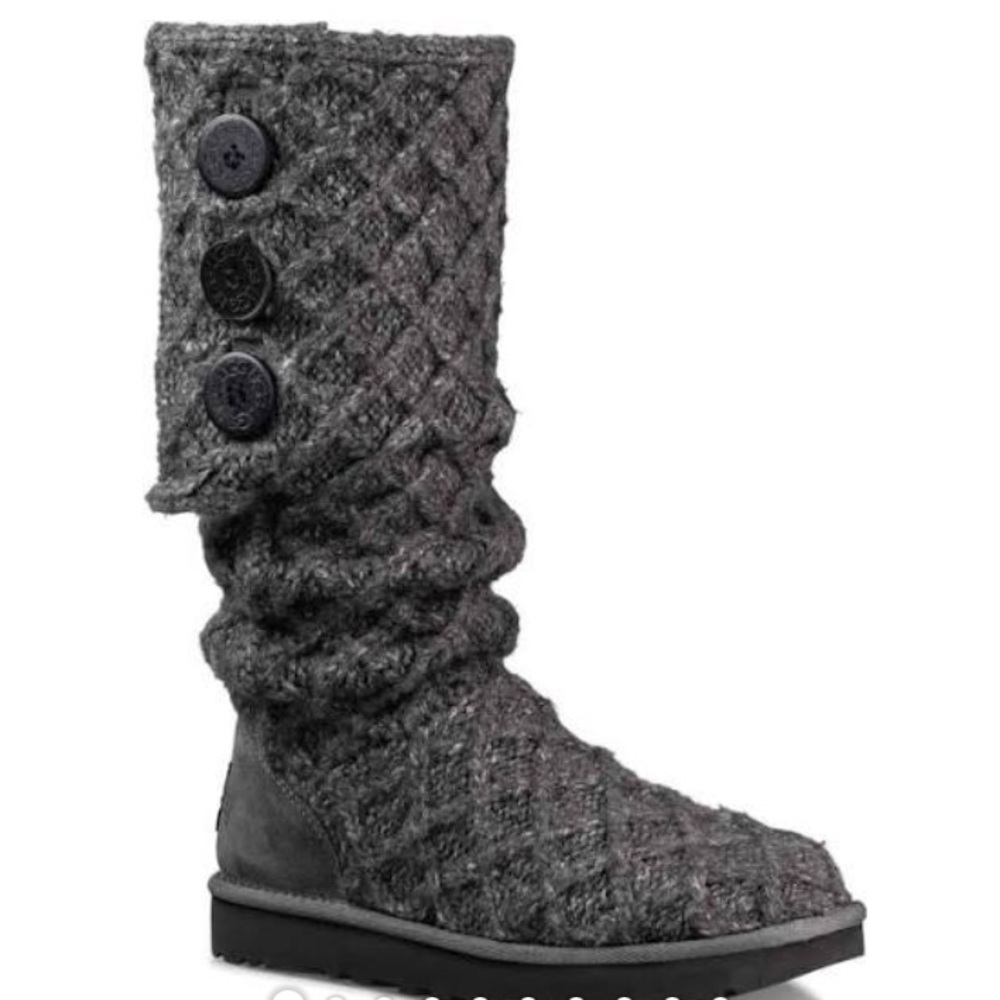Beautiful size 9 Lattice Knit UGG Boots Grey